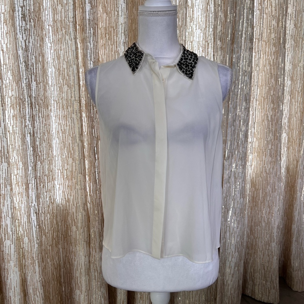 Alice + Olivia Cream Sleeveless Blouse with Embellished Black Collar